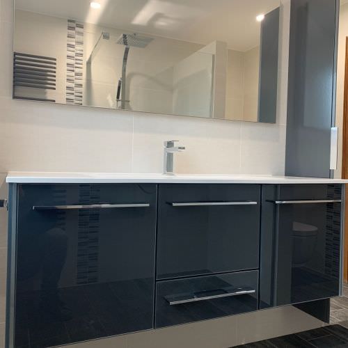 Transformation d'une salle de bain avec douche et wc