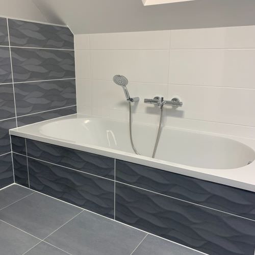 Réorganisation d'une salle de bain avec wc