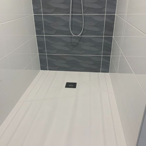 Réorganisation d'une salle de bain avec wc