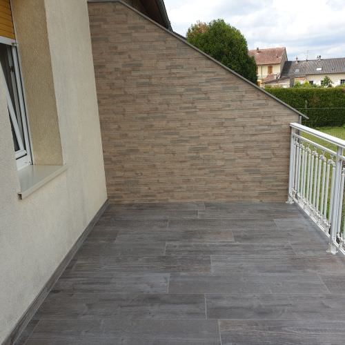 Escalier extérieur et balcon effet bois