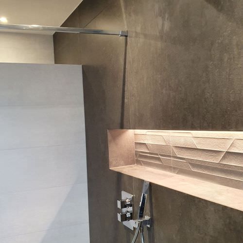 Aménagement d'une salle de bain et d'un wc dans un style moderne Aménagement d'une salle de bain et d'un wc dans un style moderne