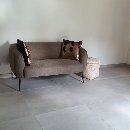 Sols d'une maison en carrelage 80x80