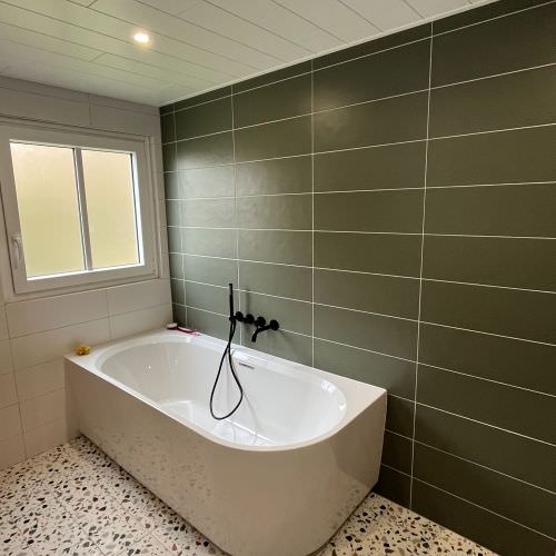 Salle de bain effet terrazzo