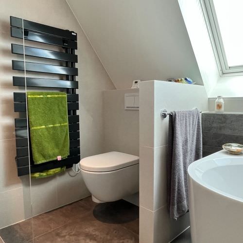 Aménagement d'une salle de bain avec wc