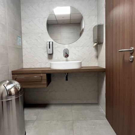 Rénovation des sanitaires de Est industrie