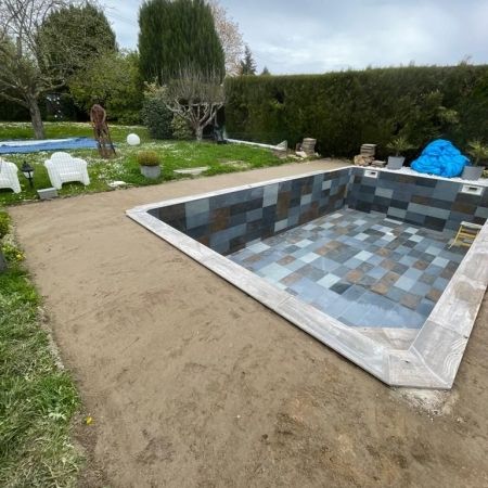 Rénovation d'une piscine extérieure et des plages