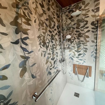 Une salle de bain rénovée avec poésie