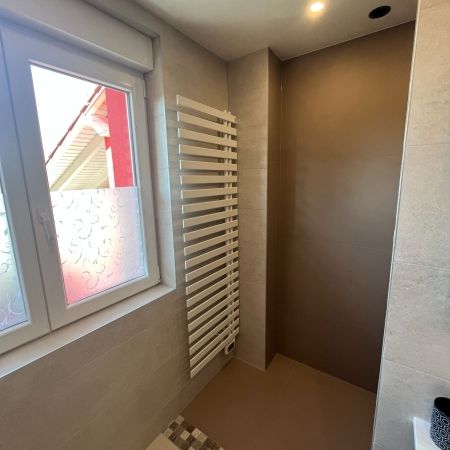 Une salle de bain intemporelle