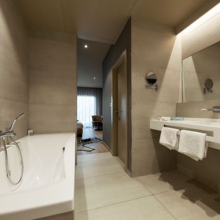 Un brin de nature dans cette salle de bain