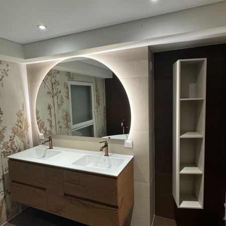 Une salle de bain comme une forêt enchantée