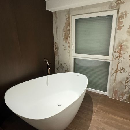 Une salle de bain comme une forêt enchantée