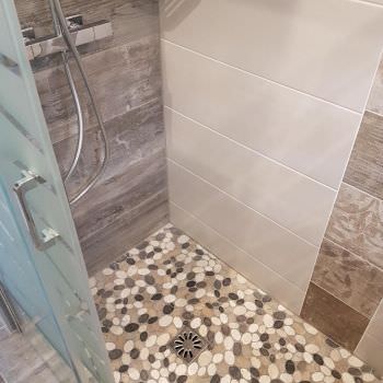 Transformation d'une petite salle d'eau