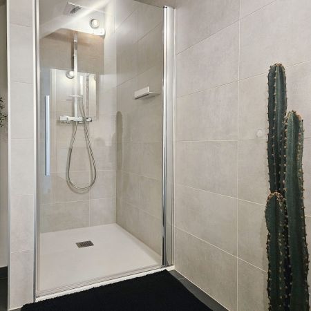 Salle de bain au style minimaliste