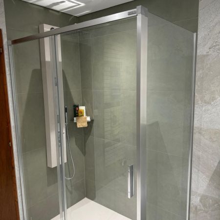 Une salle de bain aux teintes naturelles Une salle de bain aux teintes naturelles