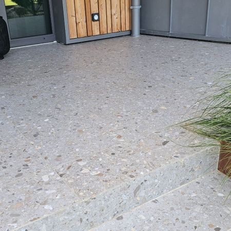 Perron et escalier extérieur