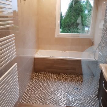 Salle de bain avec douche XXL