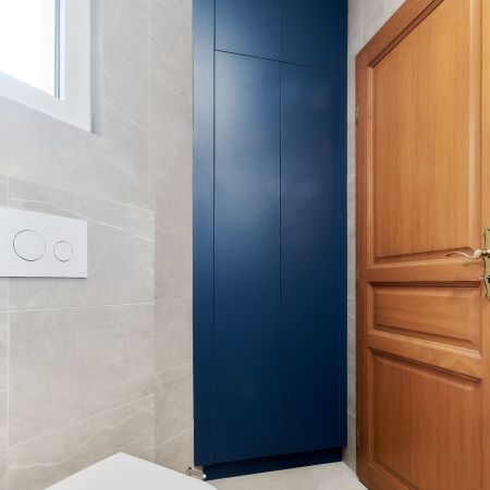 Rénovation salle de bain avec une touche de bleu Rénovation salle de bain avec une touche de bleu