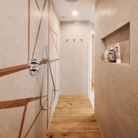 Douceur et distinction pour cette rénovation de salle de bain Douceur et distinction pour cette rénovation de salle de bain