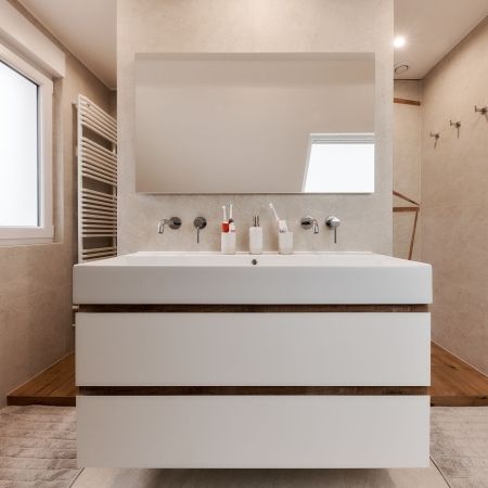 Douceur et distinction pour cette rénovation de salle de bain Douceur et distinction pour cette rénovation de salle de bain