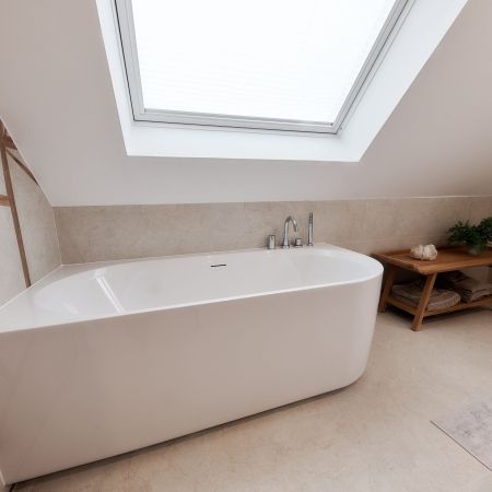 Douceur et distinction pour cette rénovation de salle de bain Douceur et distinction pour cette rénovation de salle de bain
