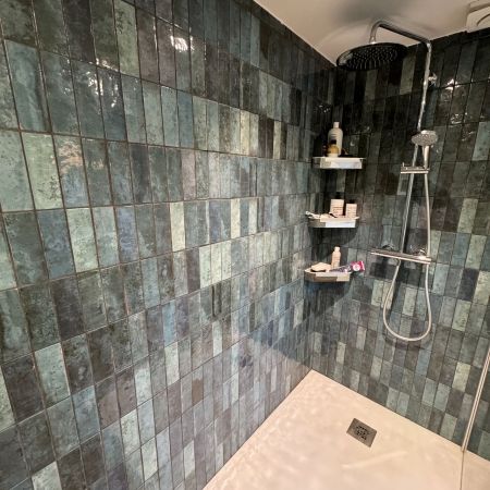 Rénovation salle de bain qui allie calme et modernité