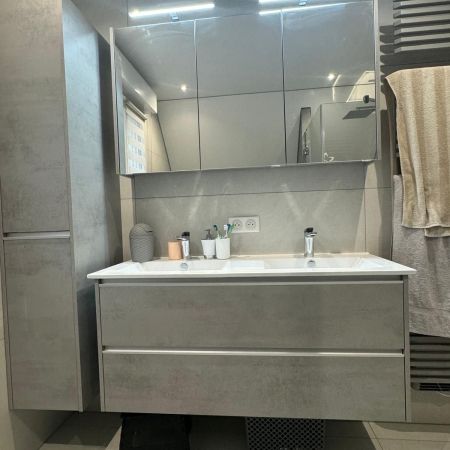 Salle de bain chic et fonctionnelle Salle de bain chic et fonctionnelle