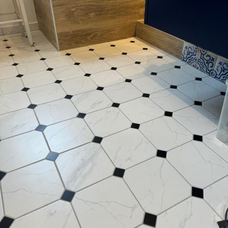 Salle de bain pratique aux notes "rétro"