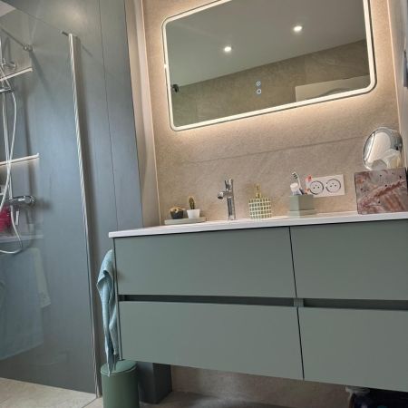 Quiétude et élégance définissent cette salle de bain Quiétude et élégance définissent cette salle de bain