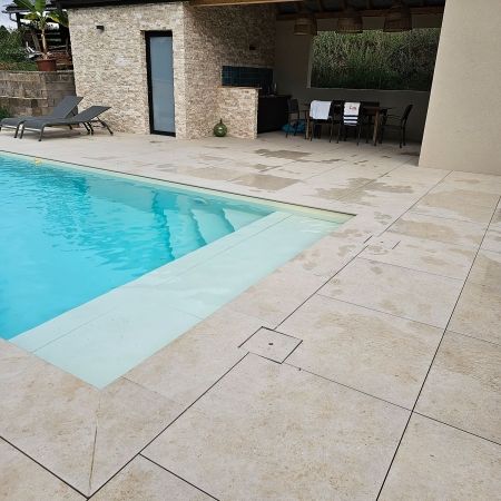 Extérieur avec piscine