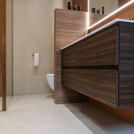 Salle de bain naturelle et raffinée dans une nouvelle construction Salle de bain naturelle et raffinée dans une nouvelle construction