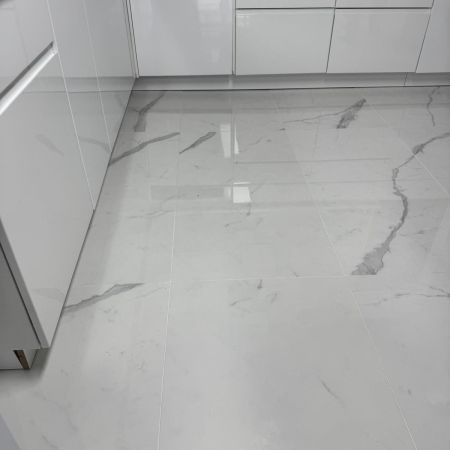 Rénovation de sols en grès cérame effet marbre