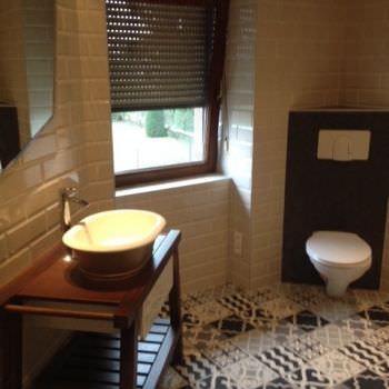 Transformation d'une salle de bain avec sol en CAROCIM Transformation d'une salle de bain avec sol en CAROCIM