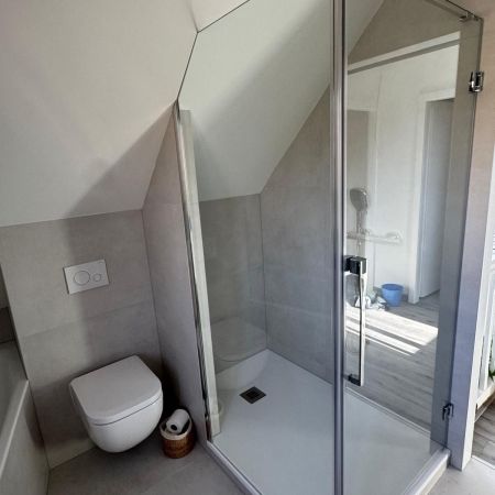 SDB au style Contemporain & Minimaliste SDB au style Contemporain & Minimaliste