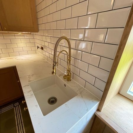 Crédence et habillage cheminée en briquettes Crédence et habillage cheminée en briquettes