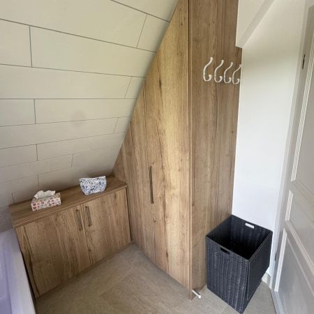 Rénovation salle de bain et toilettes avec placards et panneaux Rénovation salle de bain et toilettes avec placards et panneaux