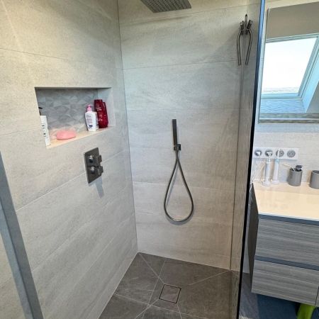 Rénovation salle de bain avec un aménagement moderne Rénovation salle de bain avec un aménagement moderne