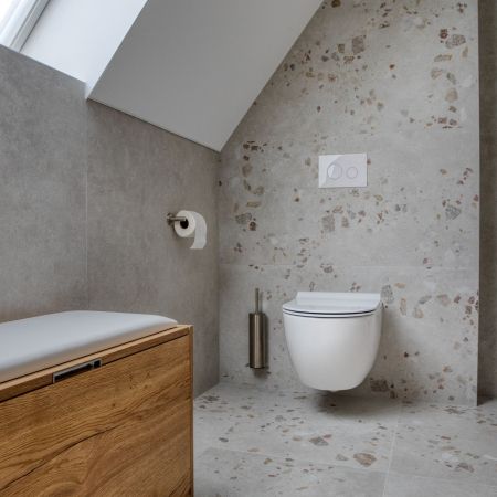 Rénovation salle de bain aux teintes naturelles