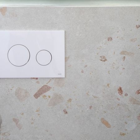 Rénovation toilette effet brut bois & béton