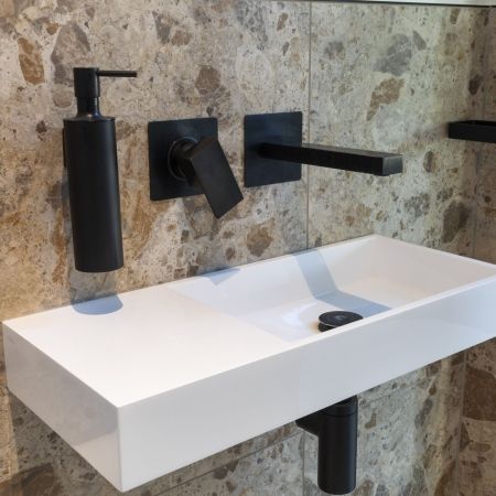 Un espace WC soigné dans les moindres détails