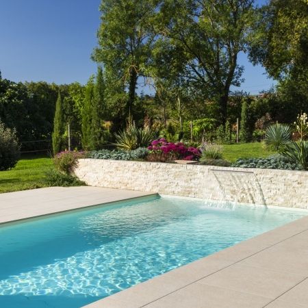 Extérieur minéral & lumineux