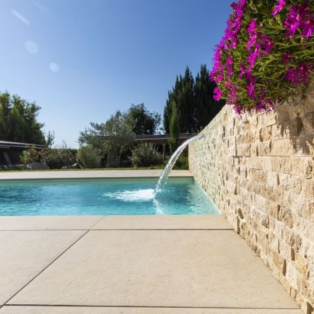 Extérieur minéral & lumineux