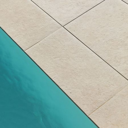 Extérieur minéral & lumineux