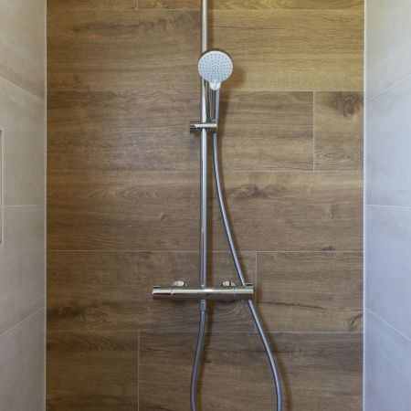 Salle de bain bois et beige