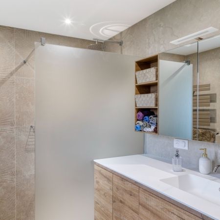 Salle de bain contemporaine aux teintes naturelles Salle de bain contemporaine aux teintes naturelles