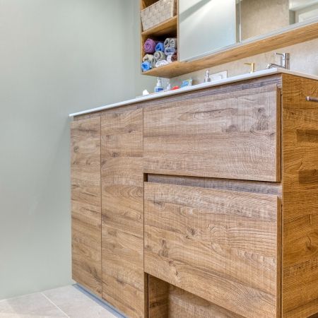 Salle de bain contemporaine aux teintes naturelles Salle de bain contemporaine aux teintes naturelles