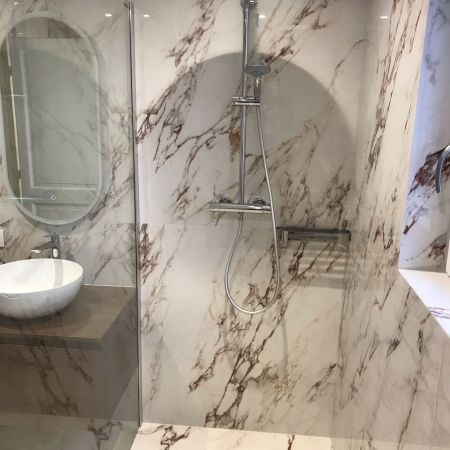 Salle de bain d’exception au marbre Capraia Salle de bain d’exception au marbre Capraia