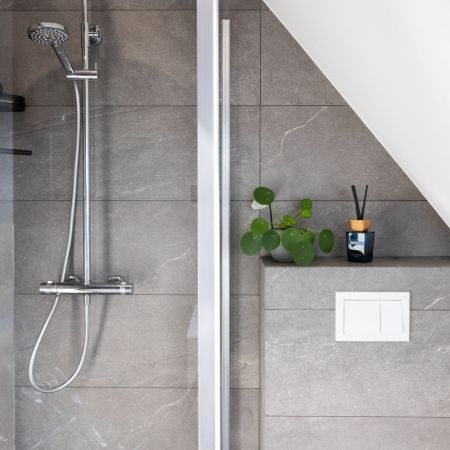 Rénovation salle d’eau moderne à Dossenheim | Douche 90x160 & Carrelage effet pierre