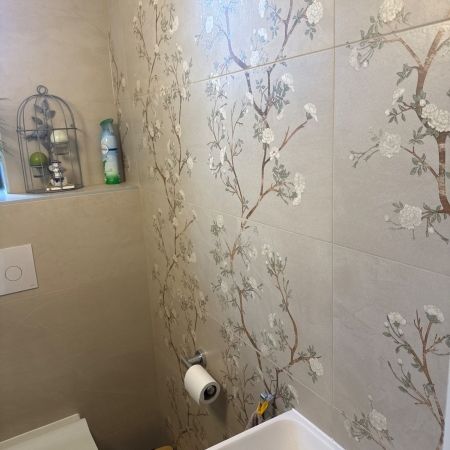 Rénovation complète de toilettes modernes et fonctionnelles