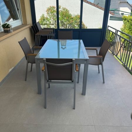 Aménagement de terrasse et balcon en carrelage extérieur grand format effet pierre