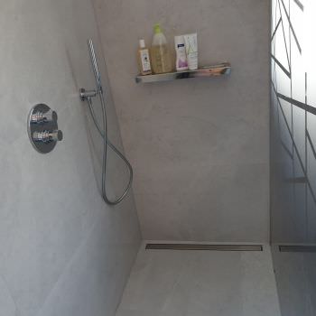 Rénovation d'une salle de bain avec grande douche Rénovation d'une salle de bain avec grande douche